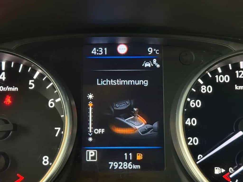 Nissan Qashqai N-Connecta Autom LED Pano 360° AHK Carpl 12/2018-photo-23