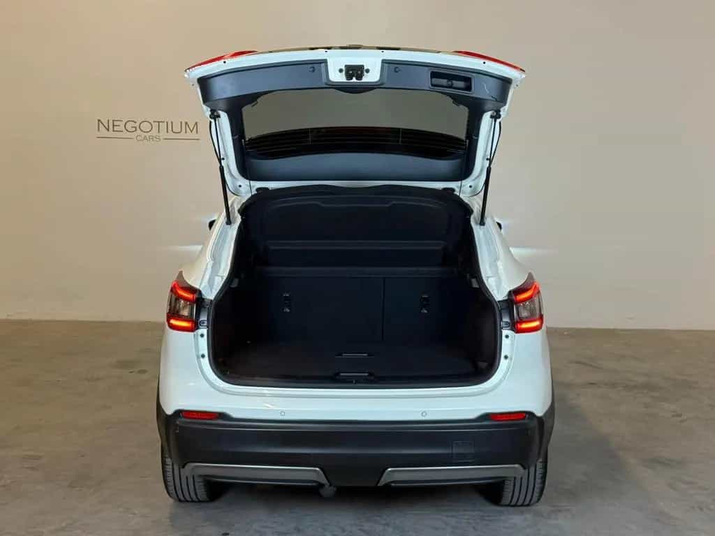 Nissan Qashqai N-Connecta Autom LED Pano 360° AHK Carpl 12/2018-photo-28
