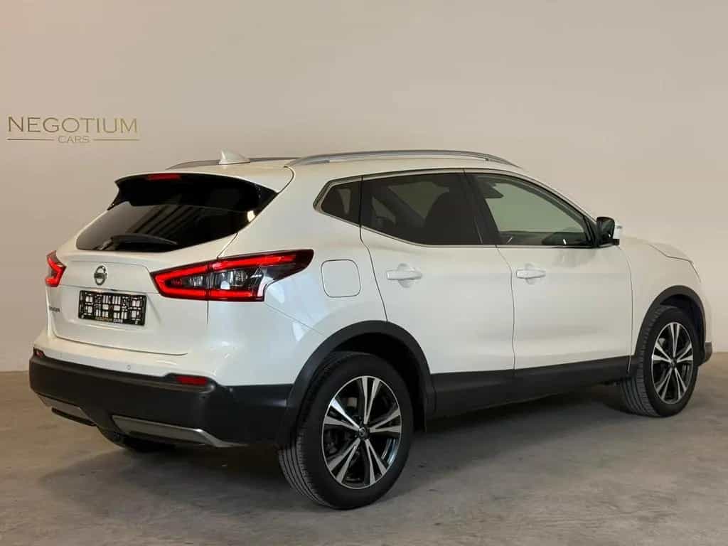 Nissan Qashqai N-Connecta Autom LED Pano 360° AHK Carpl 12/2018-photo-2