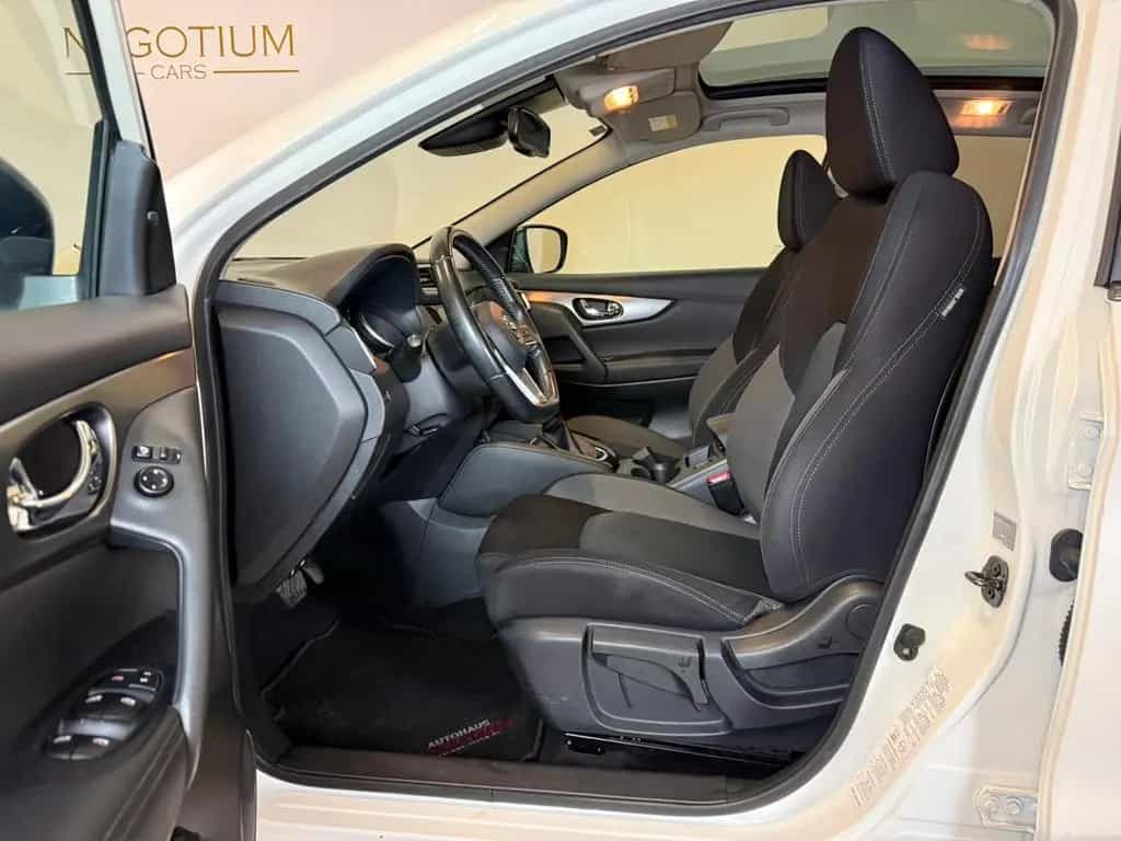 Nissan Qashqai N-Connecta Autom LED Pano 360° AHK Carpl 12/2018-photo-5