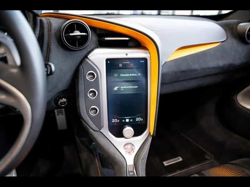 McLaren 750S Spider 12/2023-photo-23