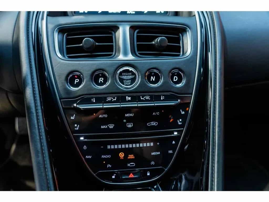Aston Martin DBS Superleggera*2nd hand*Bang & Olufsen 05/2018-photo-24