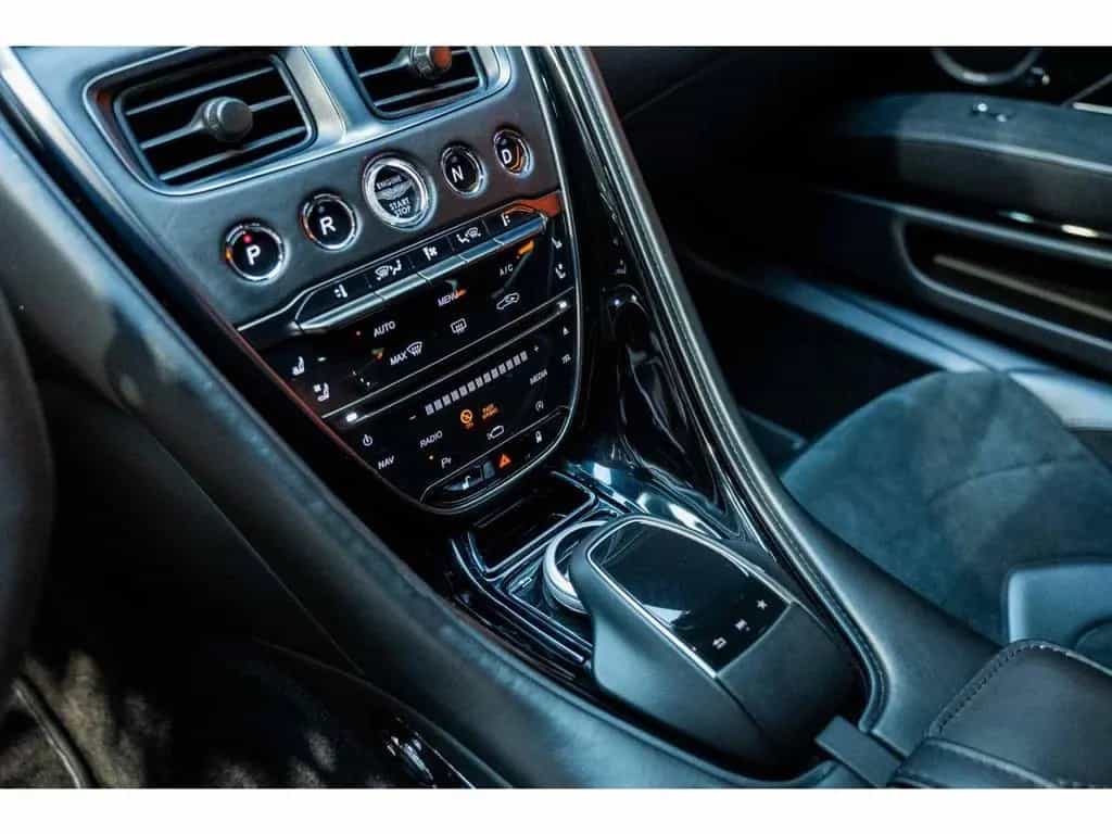 Aston Martin DBS Superleggera*2nd hand*Bang & Olufsen 05/2018-photo-27