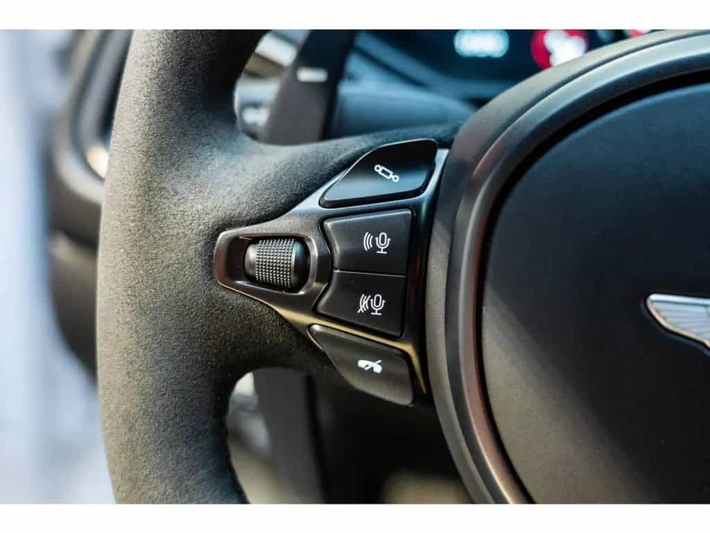Aston Martin DBS Superleggera*2nd hand*Bang & Olufsen 05/2018-photo-46