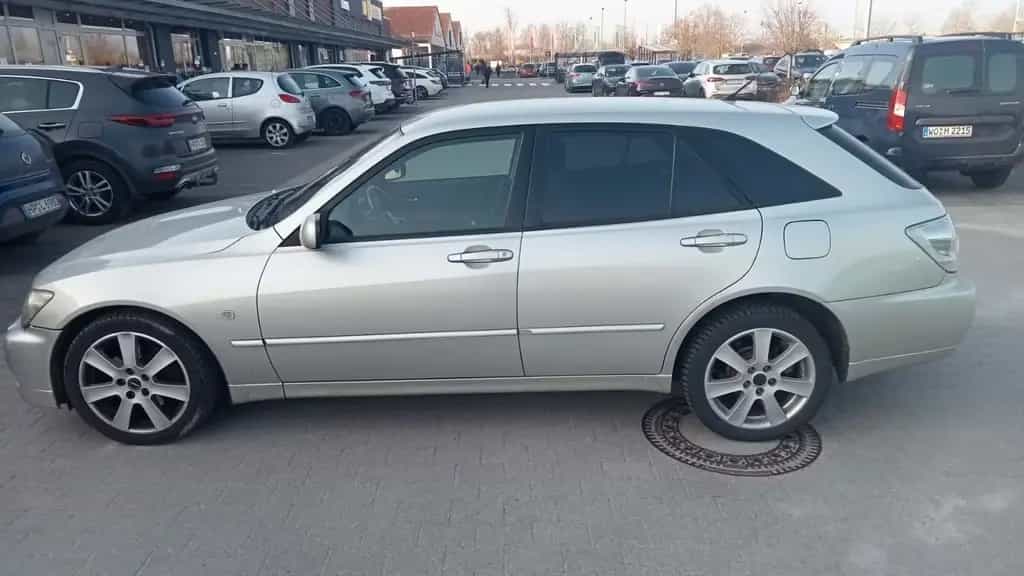 Lexus IS 300 Sportcross - 06/2002-photo-1