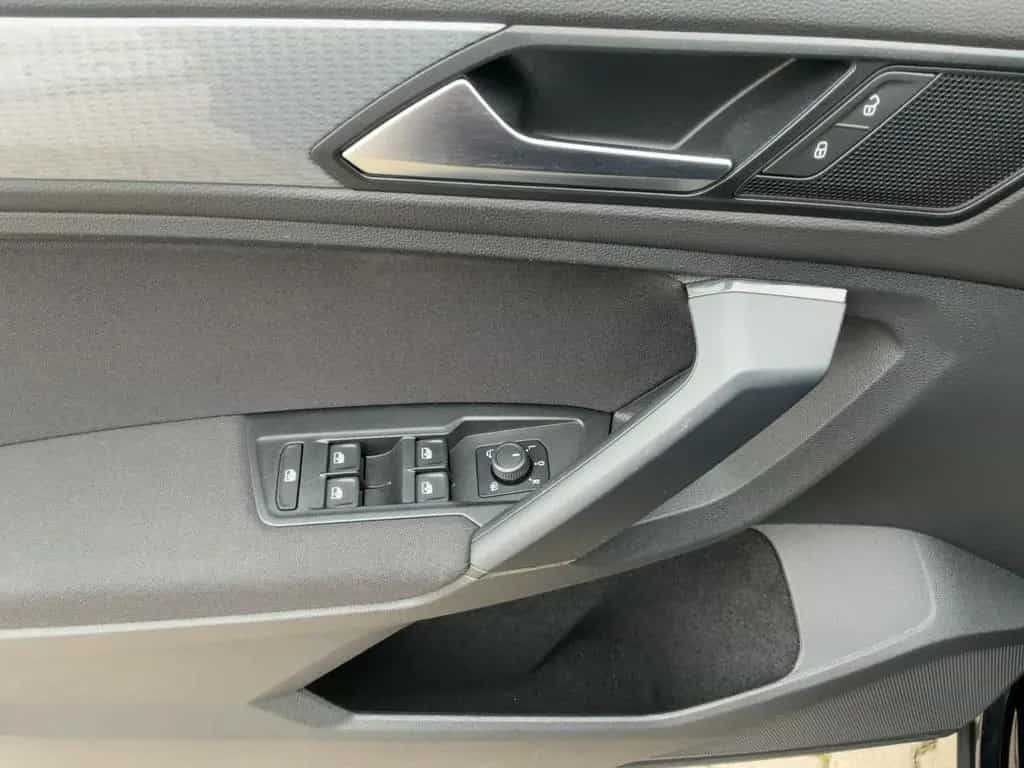 Volkswagen Tiguan 1.5 TSI LIFE LED+APP+DAB+ACC+SHZ+PDC+MFL 08/2022-photo-14