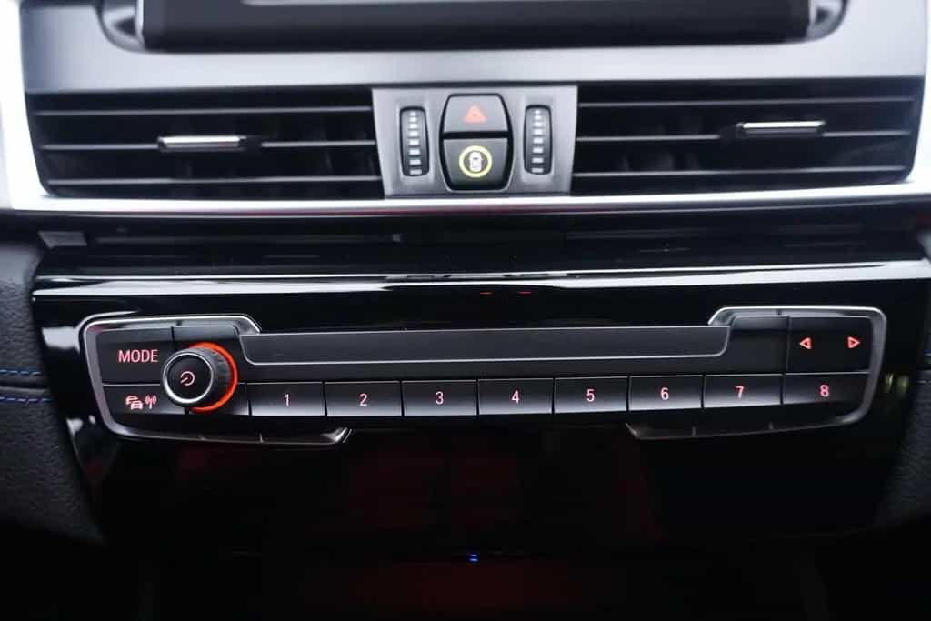 BMW 2 Series Gran Tourer M Sport LED Temp Navi AHK PDC 04/2016-photo-19