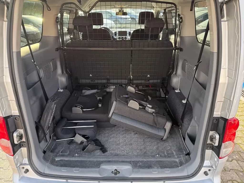 Nissan NV200 Evalia Tekna NEUER ZAHNRIEMEN 7-Sitzer 07/2018-photo-9