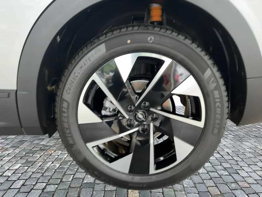 Opel Grandland GS 1.2 Glasdach+LED+360°Kamera+Navi 06/2025-photo-16