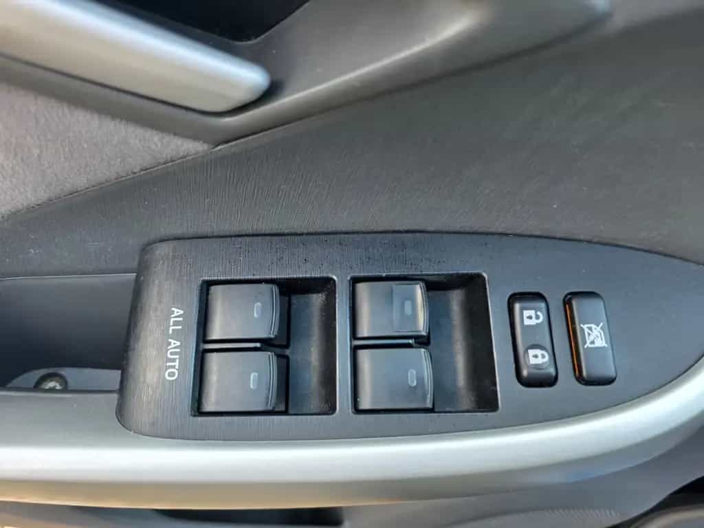 Toyota Prius 1.8-l-VVT-i*Auto*Tempo.*Sitzh.*PDC*TÜV NEU 07/2011-photo-13