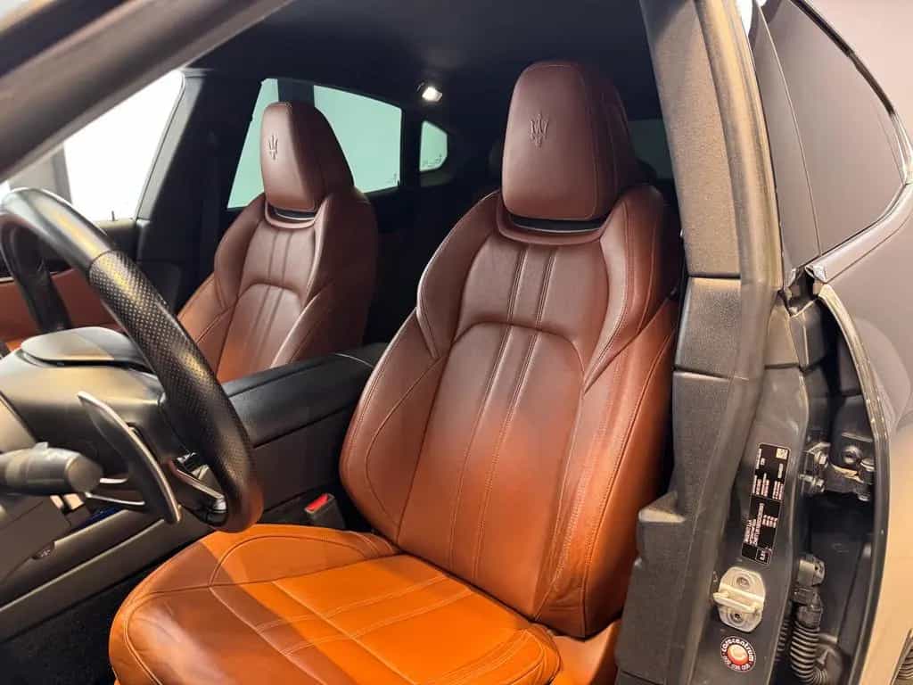 Maserati Levante Diesel - *NICE CONDITION* 03/2018-photo-10