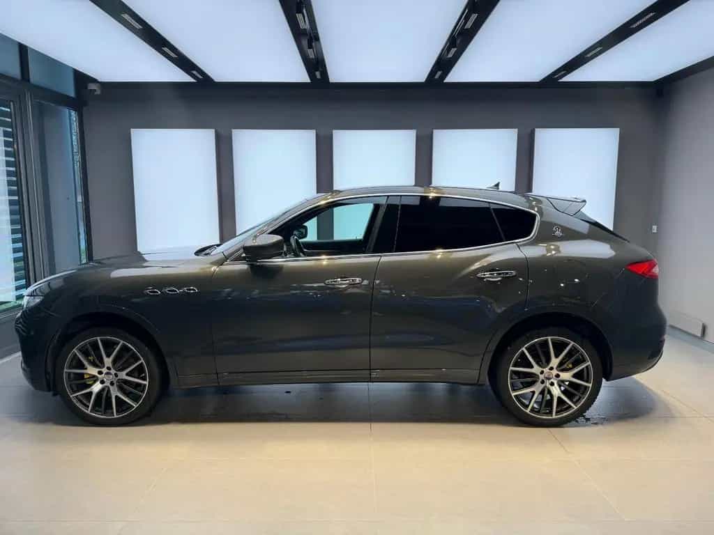 Maserati Levante Diesel - *NICE CONDITION* 03/2018-photo-4