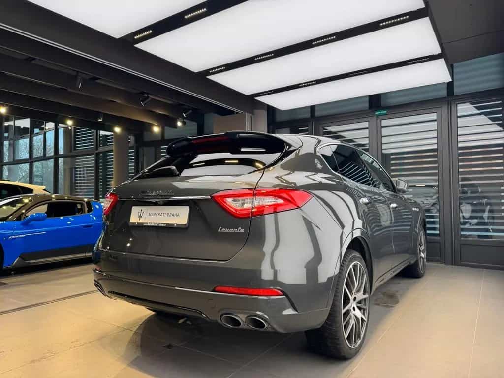 Maserati Levante Diesel - *NICE CONDITION* 03/2018-photo-7