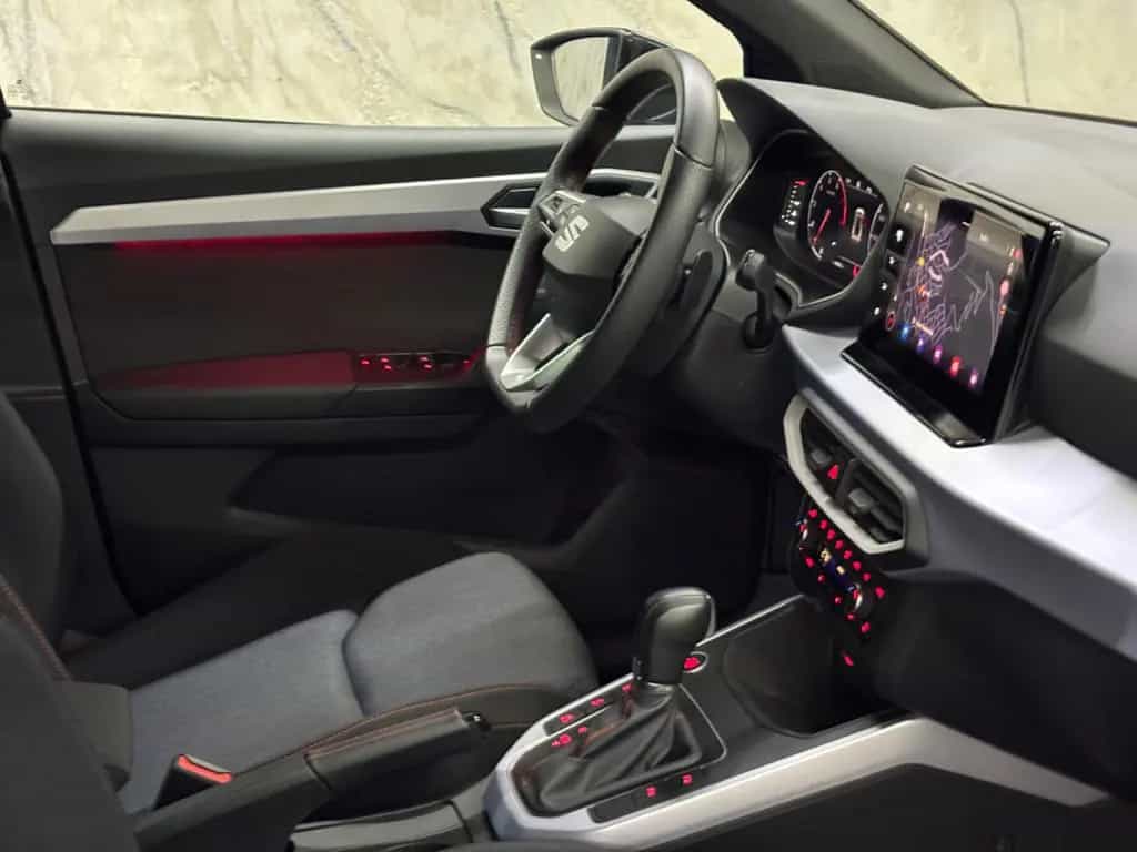 Seat Arona FR+RFK+ACC+LKA+TWA+NAVI+XENON+1.Hand+MwSt. 08/2024-photo-17