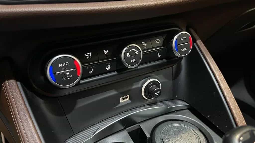 Alfa Romeo Stelvio 2.2 Turbodiesel 210 CV AT8 Q4 11/2017-photo-12