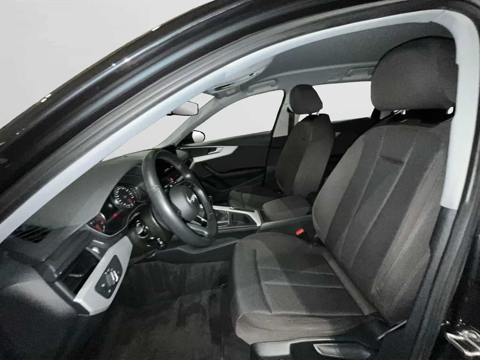 Audi A4 11/2021-photo-11