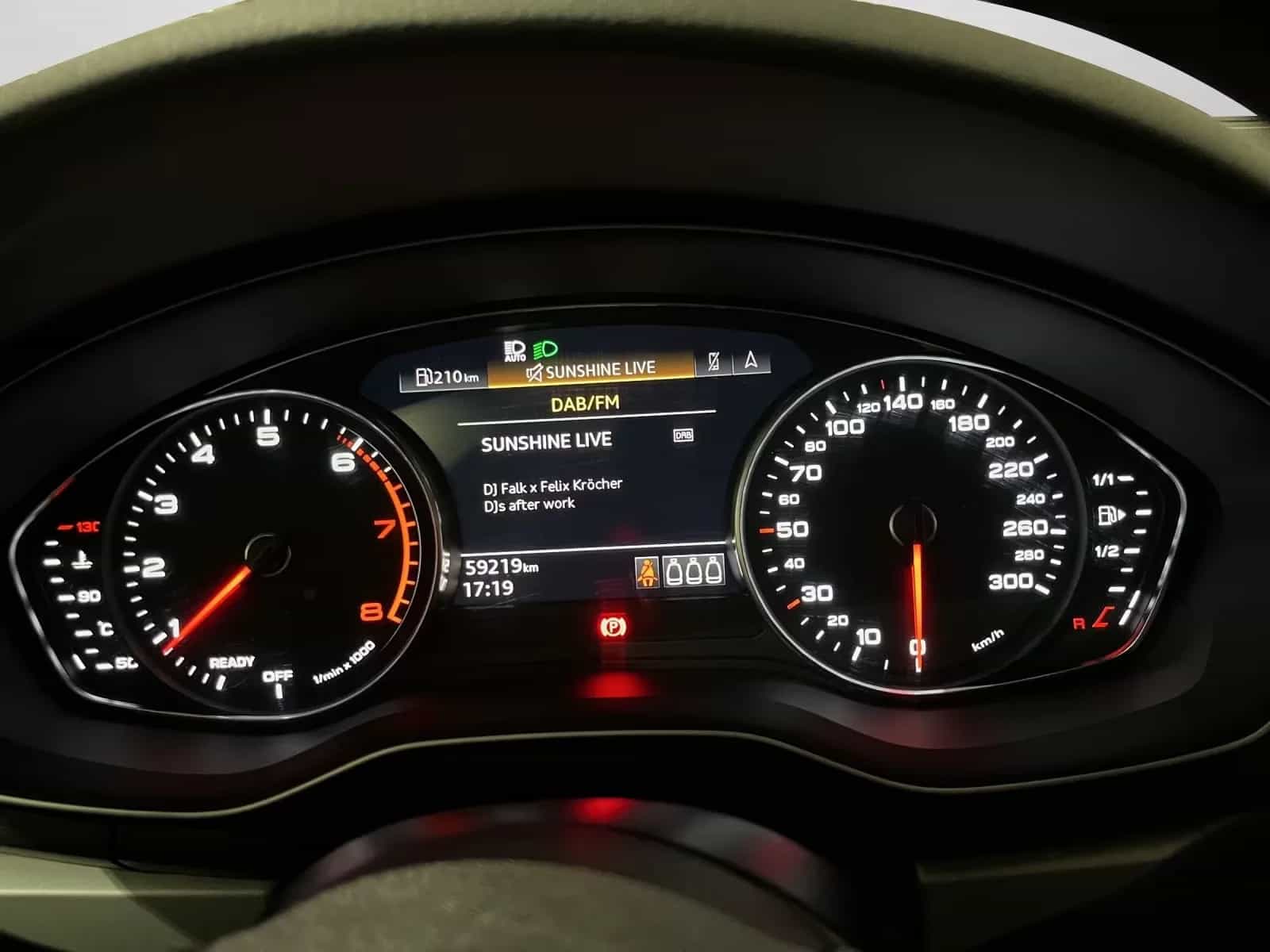 Audi A4 11/2021-photo-9