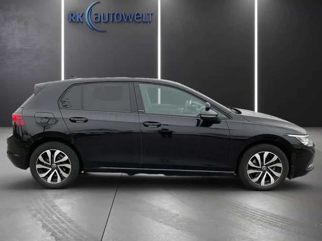 Volkswagen Golf 8 VIII Active 1.5 eTSI AHK-klappbar Navi Ap 10/2021-photo-2