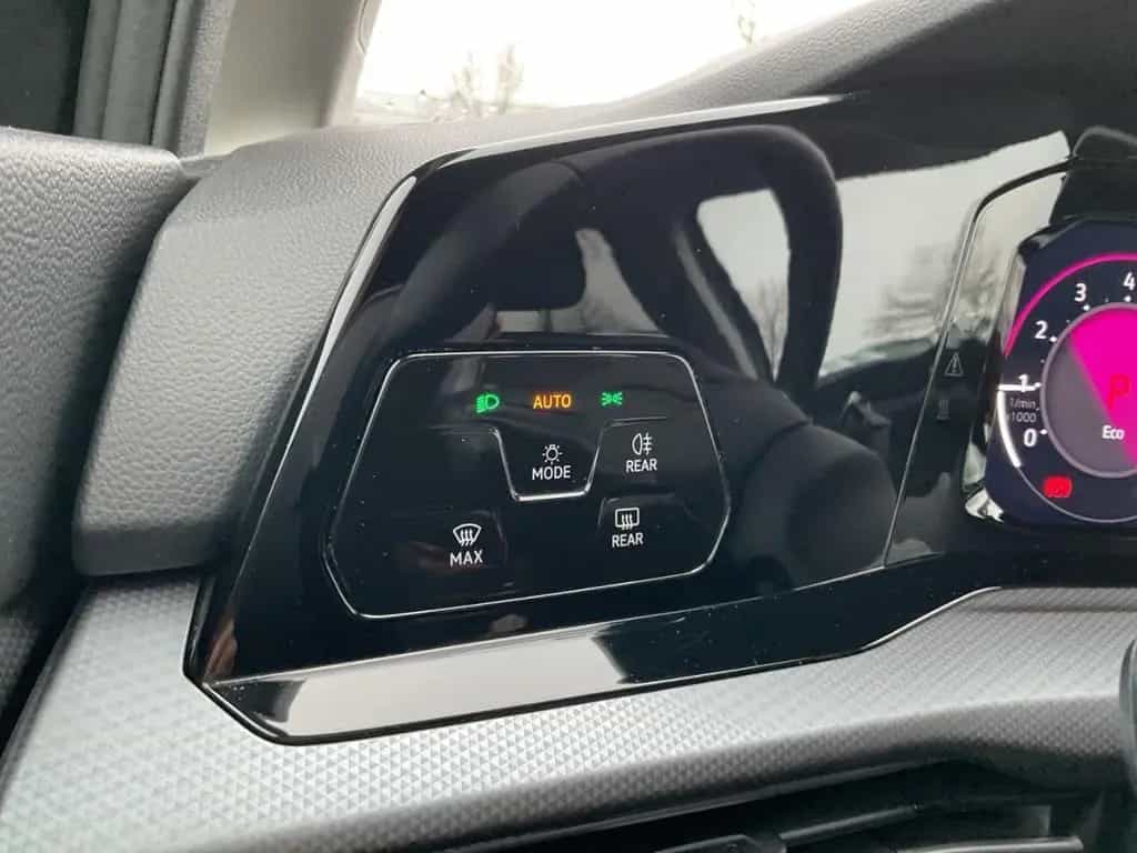 Volkswagen Golf 8 VIII Active 1.5 eTSI AHK-klappbar Navi Ap 10/2021-photo-25