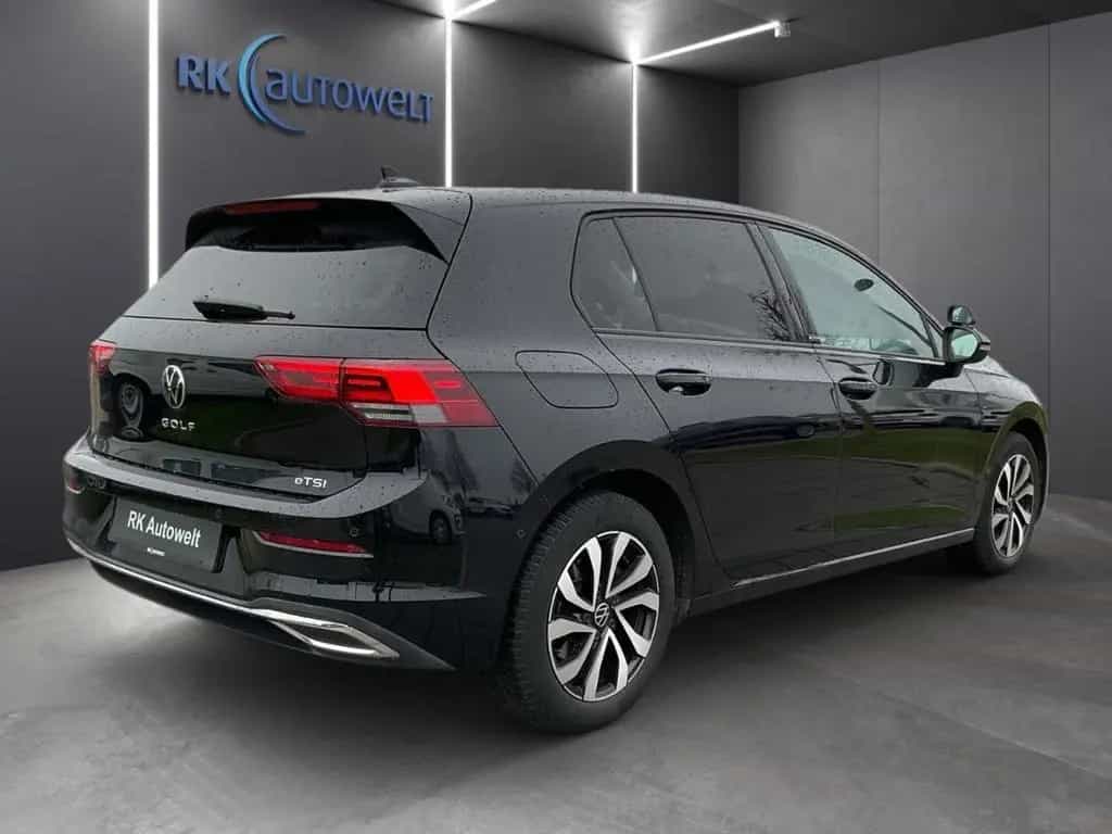 Volkswagen Golf 8 VIII Active 1.5 eTSI AHK-klappbar Navi Ap 10/2021-photo-3