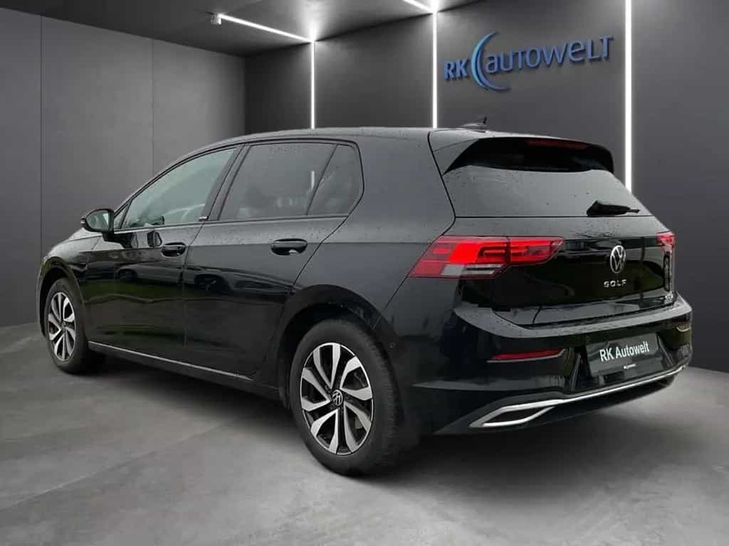 Volkswagen Golf 8 VIII Active 1.5 eTSI AHK-klappbar Navi Ap 10/2021-photo-4