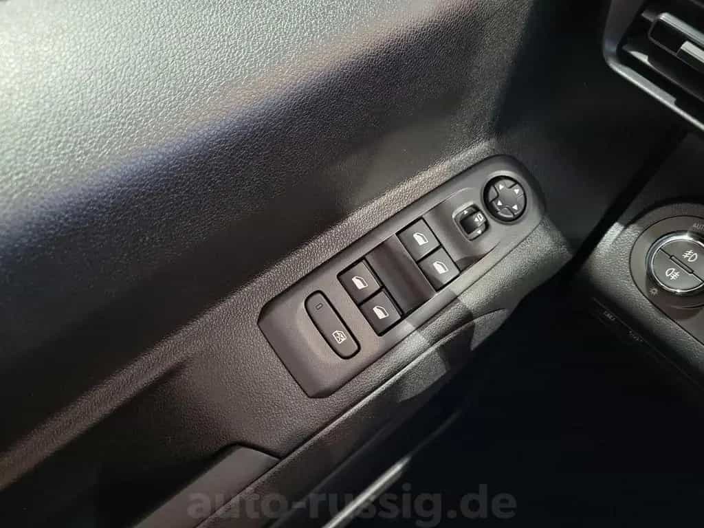 Opel Combo Life Ultimate XL NAVI*HEAD-UP*AHK*KAMERA* 04/2021-photo-12