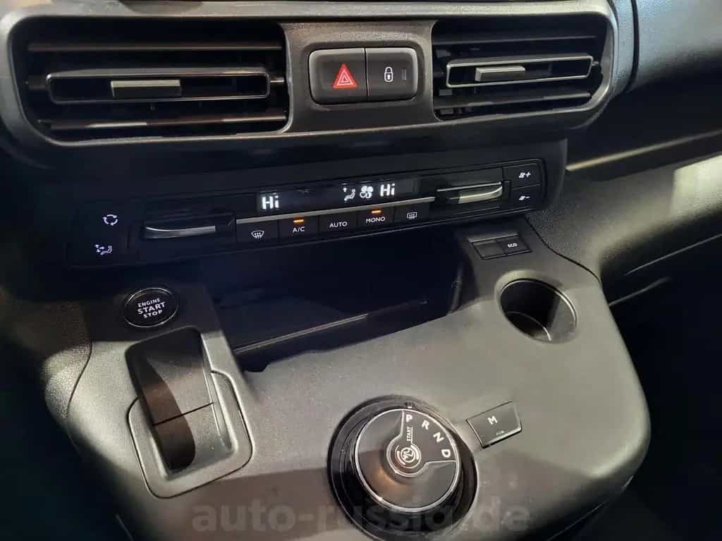 Opel Combo Life Ultimate XL NAVI*HEAD-UP*AHK*KAMERA* 04/2021-photo-18