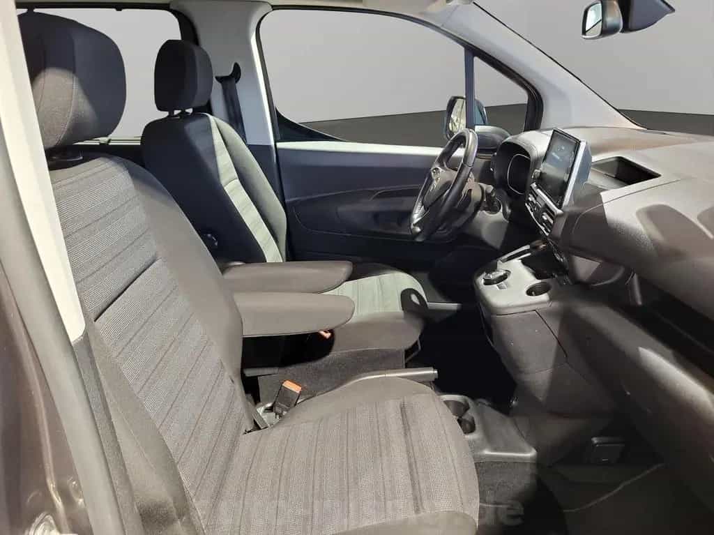 Opel Combo Life Ultimate XL NAVI*HEAD-UP*AHK*KAMERA* 04/2021-photo-21