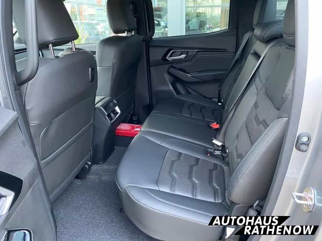 Isuzu D-Max Double Cab 4WD V-CROSS Allrad Leder LED Me 12/2024-photo-10