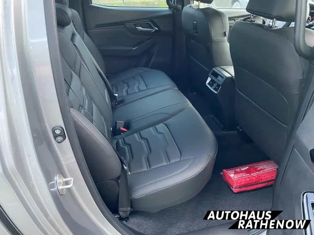 Isuzu D-Max Double Cab 4WD V-CROSS Allrad Leder LED Me 12/2024-photo-12