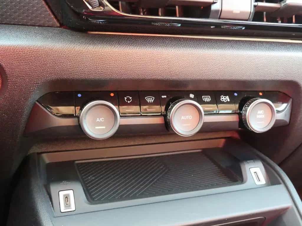 Citroën C4 Lim. Shine 11/2023-photo-12