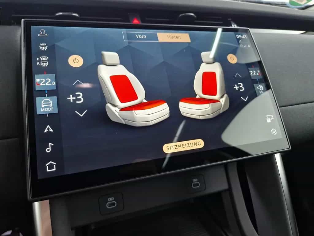 Land Rover Discovery Sport D165 S Komfort Pano Winter 11/2025-photo-23