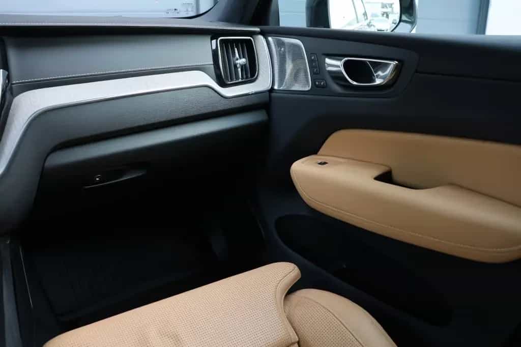 Volvo XC60 T6 AWD Inscript./ACC/360°/B&W/HUD/4xSHZ/SBL 05/2020-photo-32
