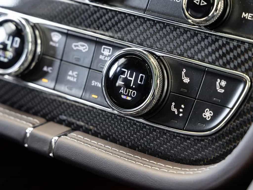 Bentley Bentayga Speed (MY26) ELEGANT + SPORTLICH / FULL 11/2025-photo-16