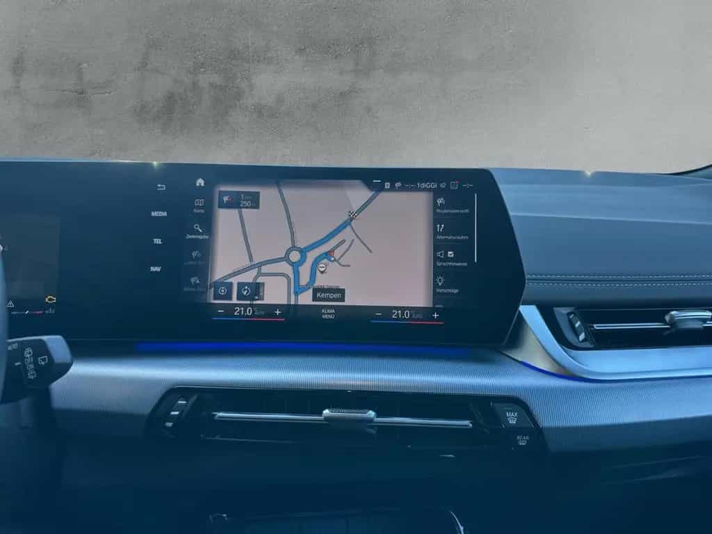 BMW 218 Active Tourer M SPORT AUTOMATIK NAVI AHK KAM 11/2023-photo-17