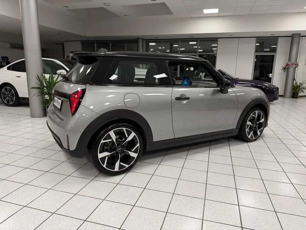 MINI Cooper S Favoured Trim*PAK.S*LED*HUD*KEYL*ALARM* 05/2025-photo-3