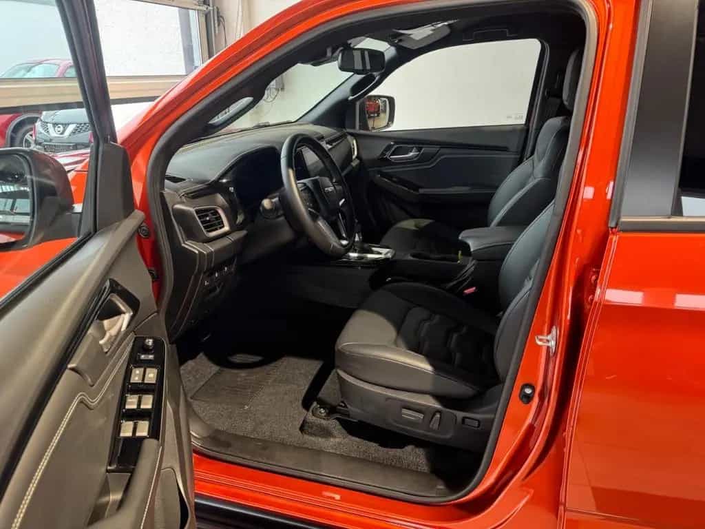 Isuzu D-Max V-Cross BTF Double Cab 4wd Automatik 163 P 06/2025-photo-6