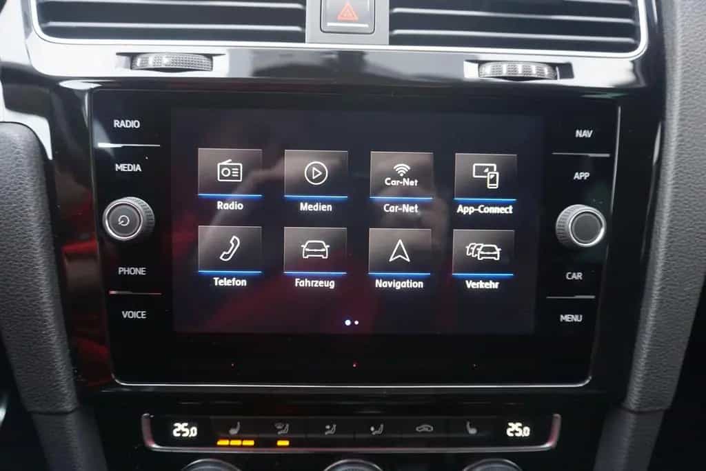 Volkswagen Golf VII Variant Sound Navi ACC App-Connect PDC 03/2018-photo-15