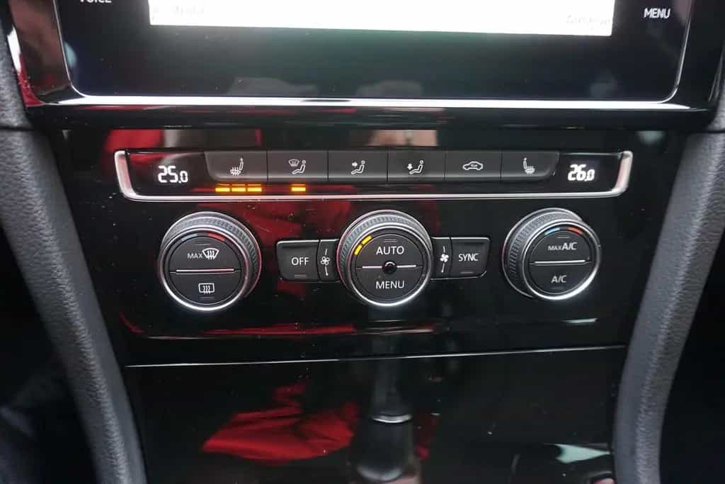 Volkswagen Golf VII Variant Sound Navi ACC App-Connect PDC 03/2018-photo-16