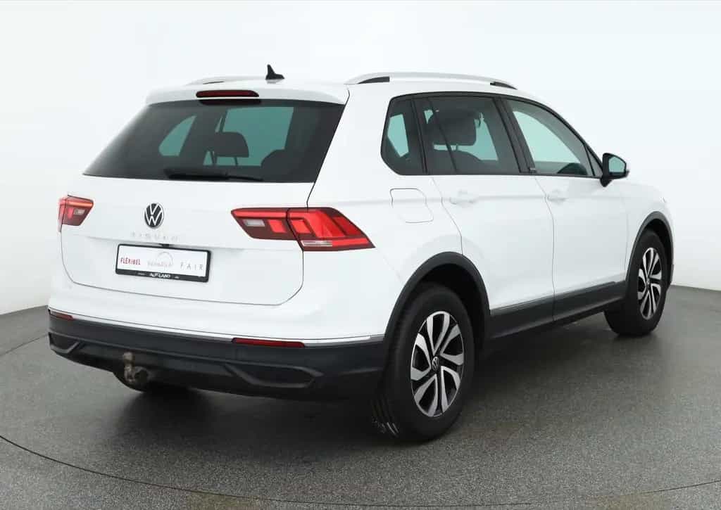 Volkswagen Tiguan 1.5 16V TSI Active DSG AHK LED ACC Kamera 04/2021-photo-4