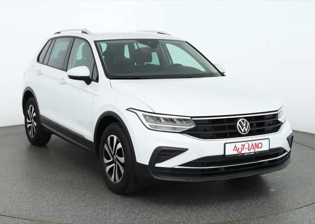 Volkswagen Tiguan 1.5 16V TSI Active DSG AHK LED ACC Kamera 04/2021-photo-6