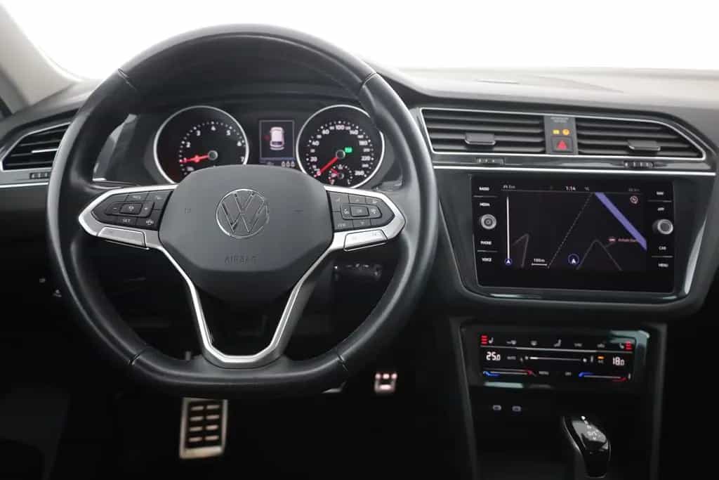 Volkswagen Tiguan 1.5 16V TSI Active DSG AHK LED ACC Kamera 04/2021-photo-9