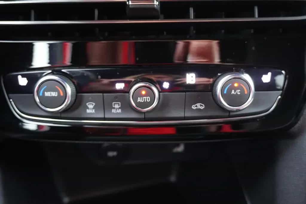 Opel Mokka 1.2 GS Line LED ACC Navi Kamera 11/2021-photo-28