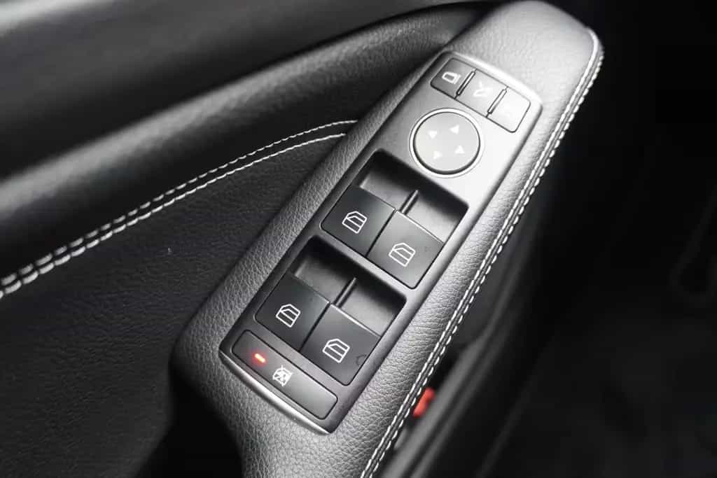 Mercedes-Benz A-Class A220 4Matic Urban 4-Matic 7G-DCT LED Totwinkel 08/2017-photo-23