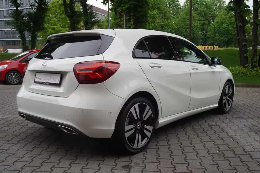 Mercedes-Benz A-Class A220 4Matic Urban 4-Matic 7G-DCT LED Totwinkel 08/2017-photo-5