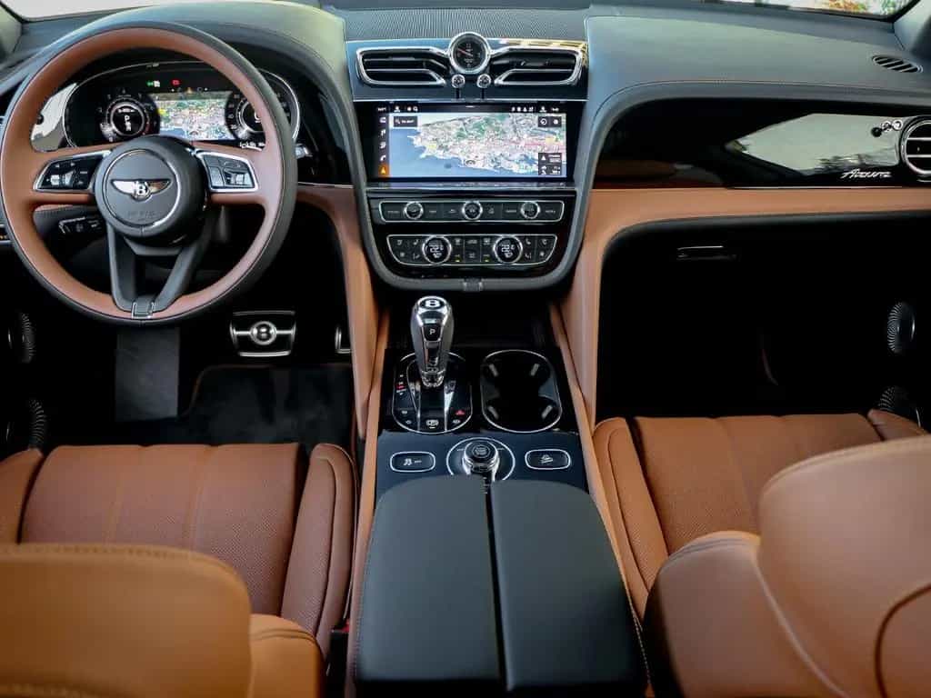 Bentley Bentayga EWB Azure V8 4.0 550hp 11/2025-photo-17