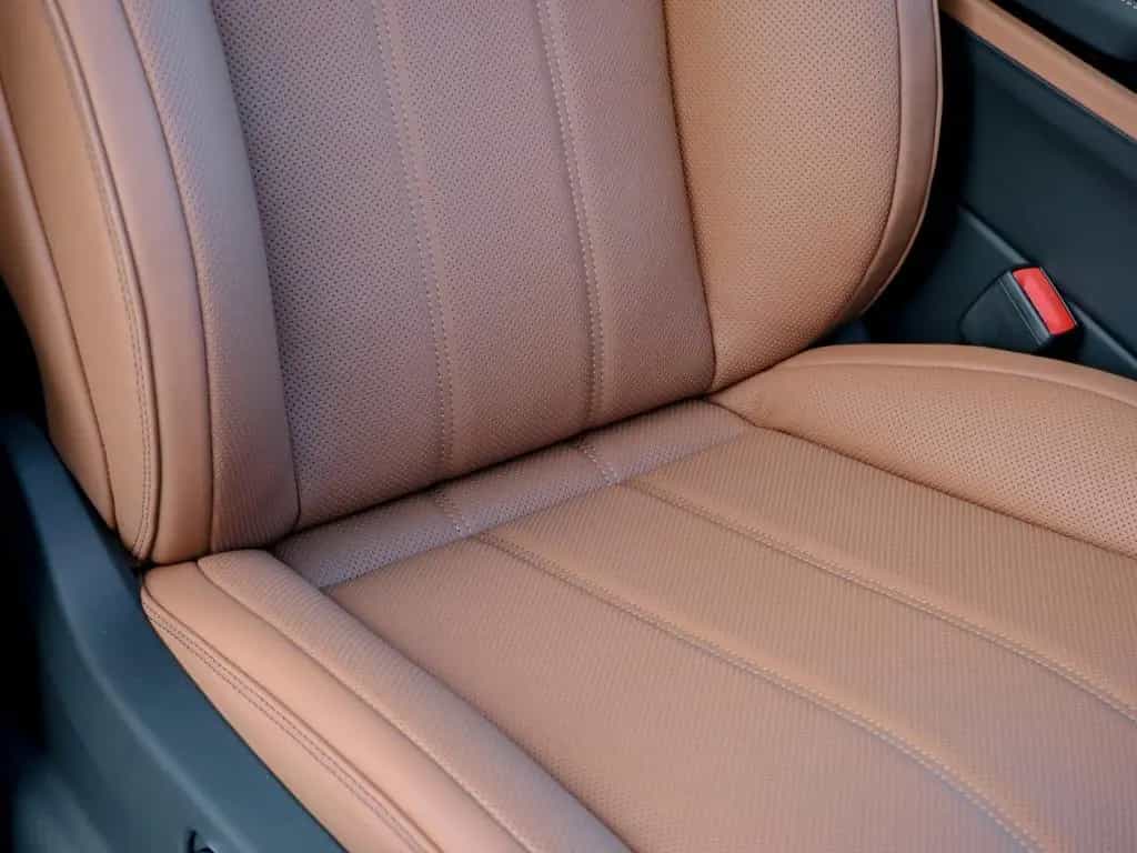 Bentley Bentayga EWB Azure V8 4.0 550hp 11/2025-photo-21