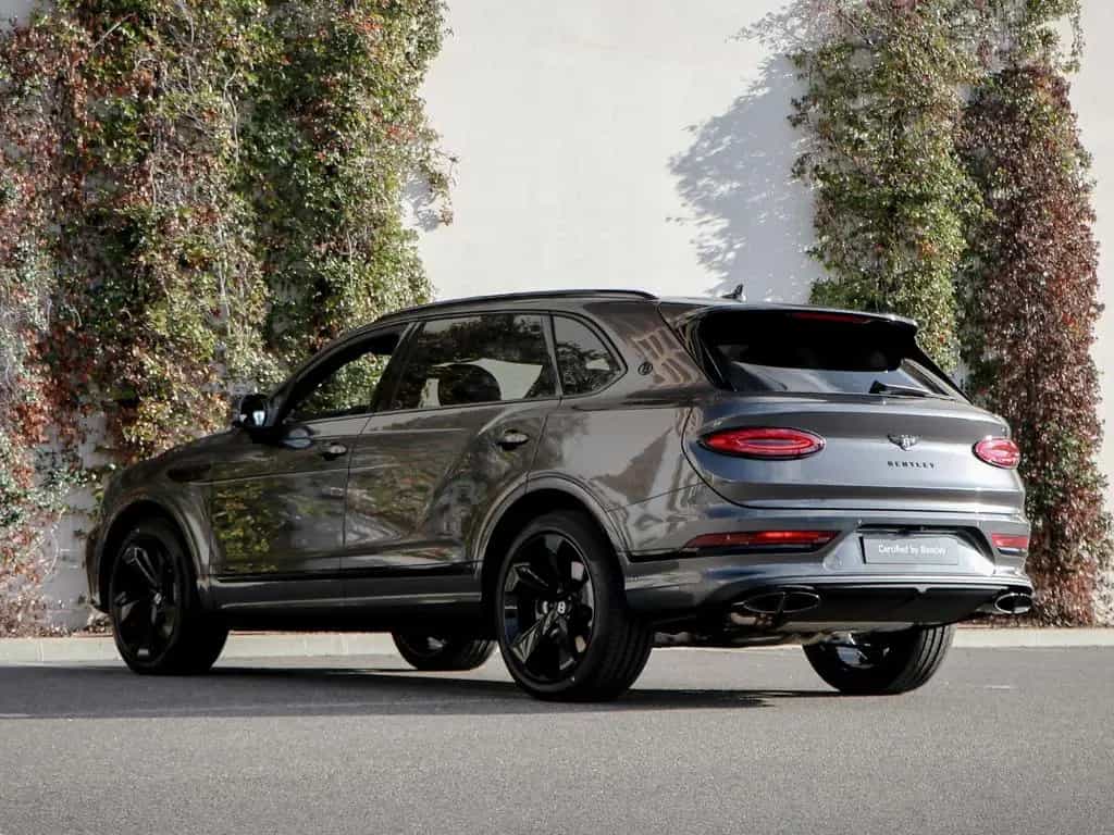 Bentley Bentayga EWB Azure V8 4.0 550hp 11/2025-photo-5