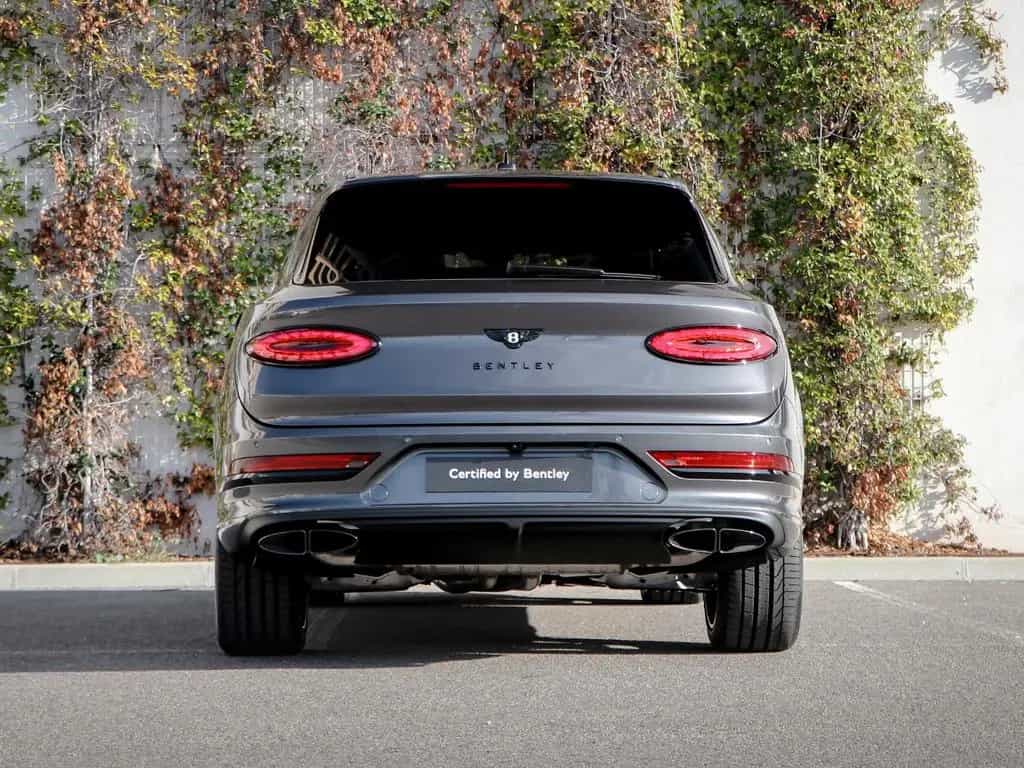 Bentley Bentayga EWB Azure V8 4.0 550hp 11/2025-photo-6