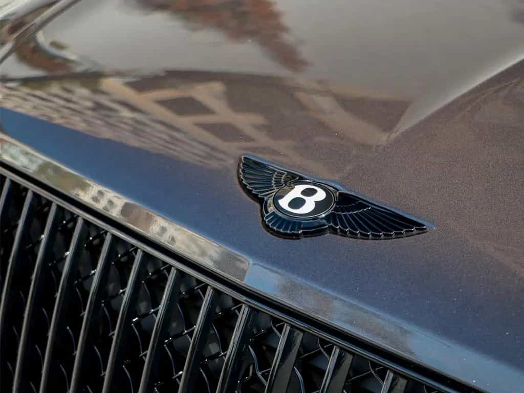 Bentley Bentayga EWB Azure V8 4.0 550hp 11/2025-photo-9